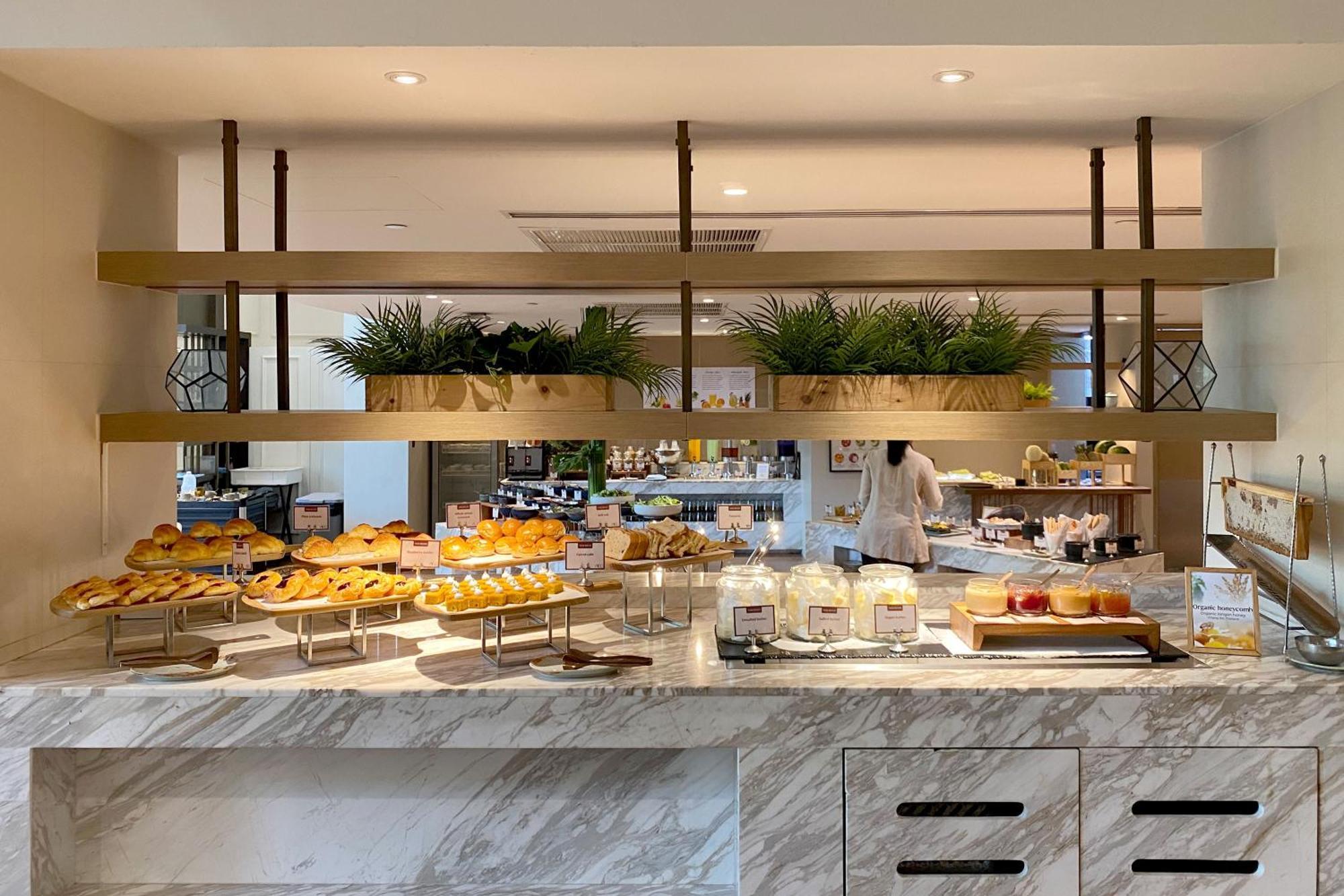 Moevenpick Hotel Bangkok Ploenchit Bdms Luaran gambar