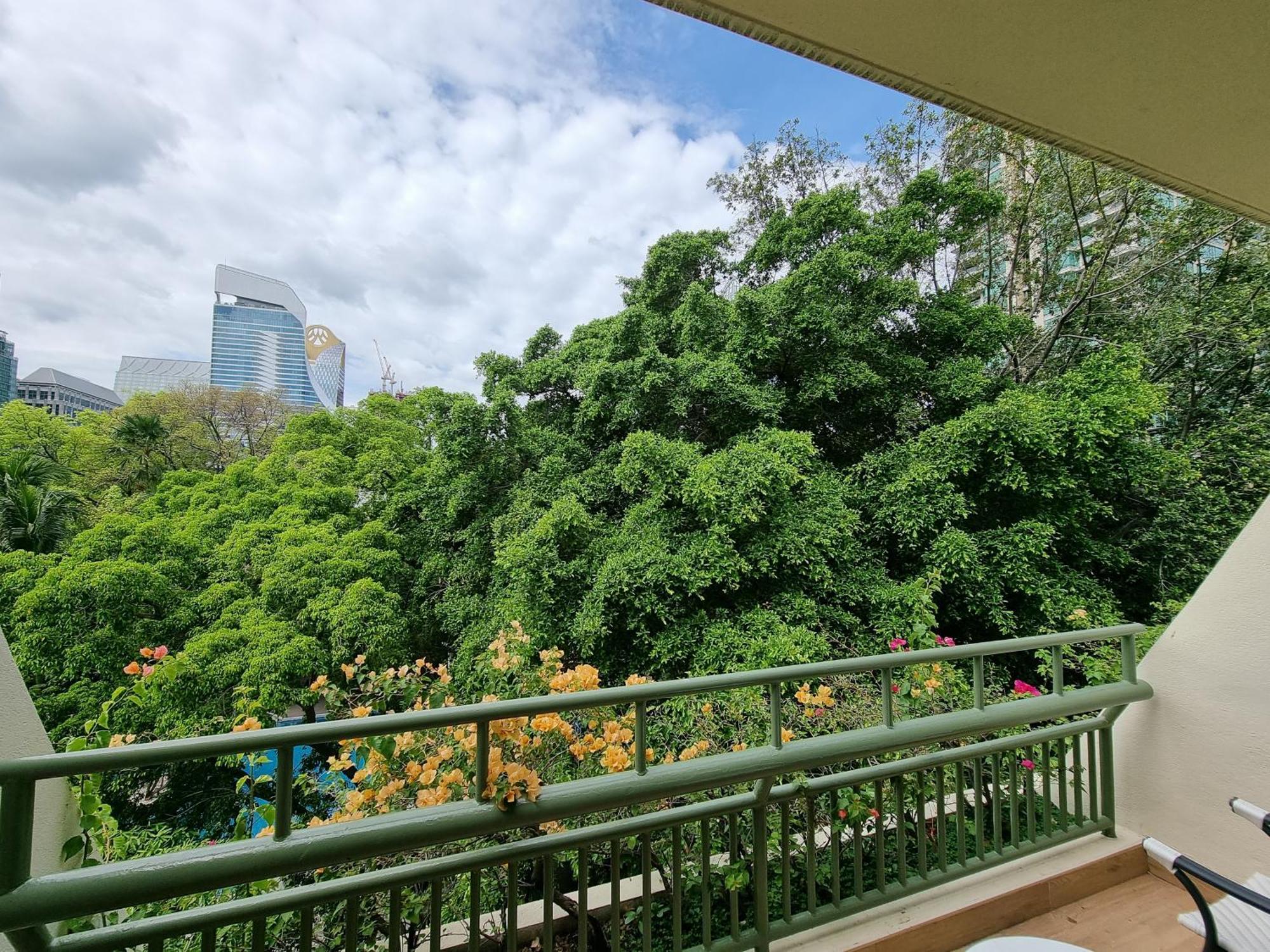 Moevenpick Hotel Bangkok Ploenchit Bdms Luaran gambar